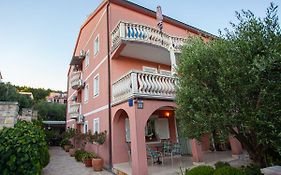 Apartments Ljubo